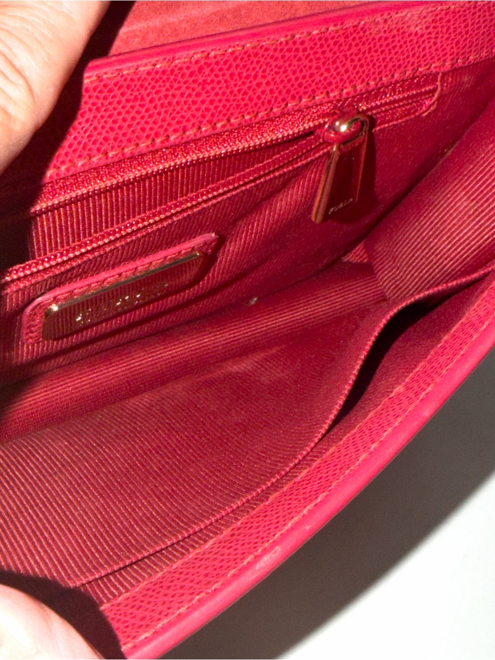 Furla Red Leather Crossbody Bag with Gold Hardware Classic Minimalist - Picture 5 of 7